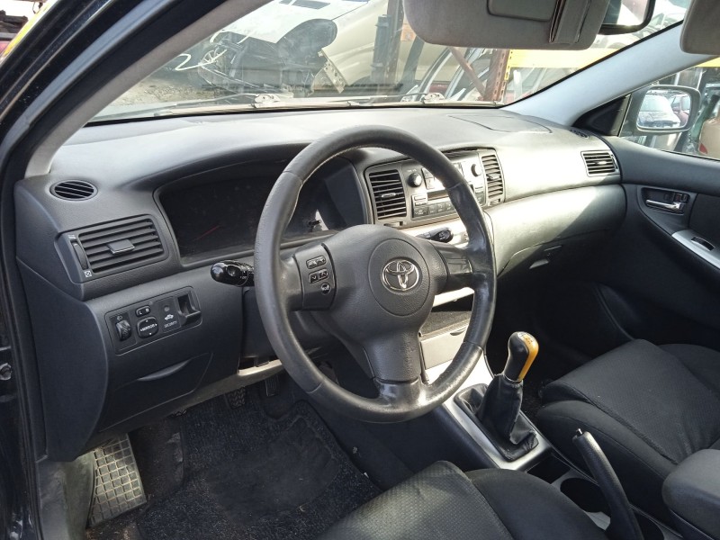 toyota corolla (_e12_) del año 2005