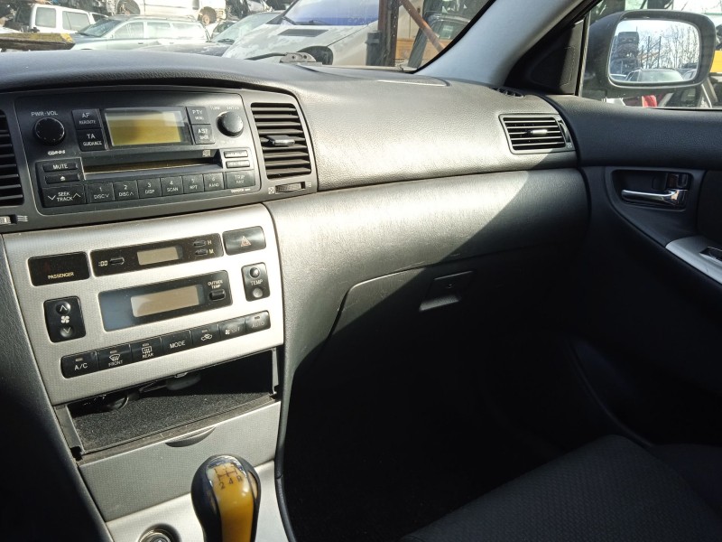 toyota corolla (_e12_) del año 2005