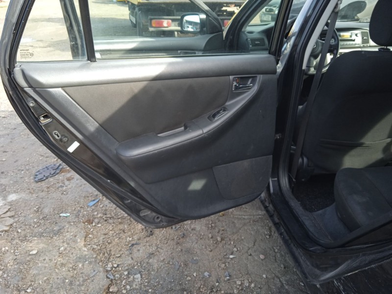 toyota corolla (_e12_) del año 2005