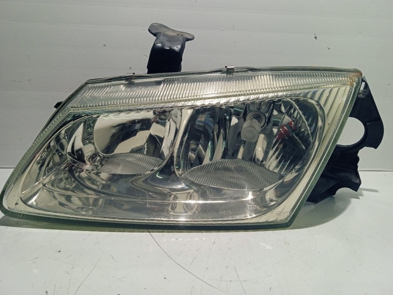 Recambio de faro izquierdo para nissan almera ii hatchback (n16) 2.2 di referencia OEM IAM 26060BN025  