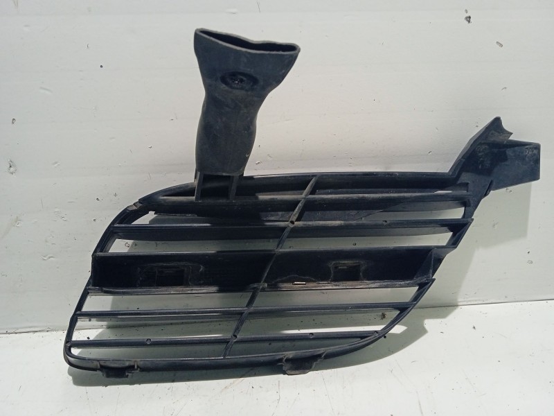Recambio de rejilla delantera para nissan almera ii hatchback (n16) 2.2 di referencia OEM IAM 62322BM200  