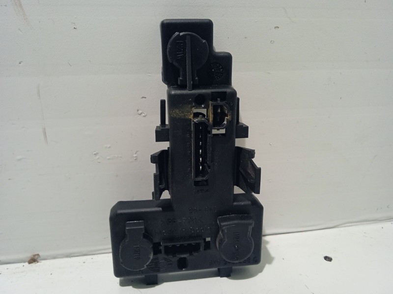 Recambio de portalamparas para seat ibiza ii (6k1) 1.9 tdi referencia OEM IAM 6K6945258  