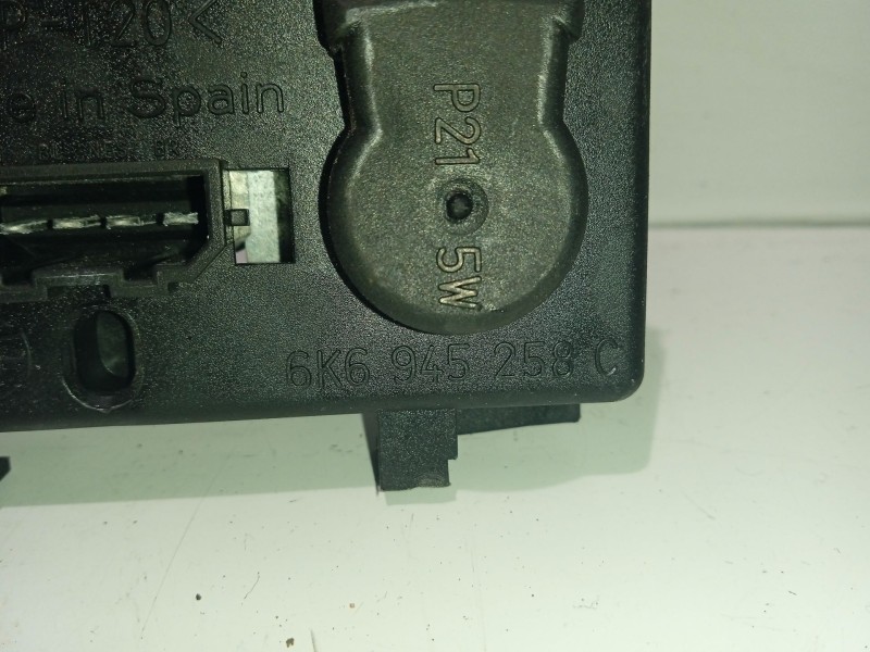 Recambio de portalamparas para seat ibiza ii (6k1) 1.9 tdi referencia OEM IAM 6K6945258  