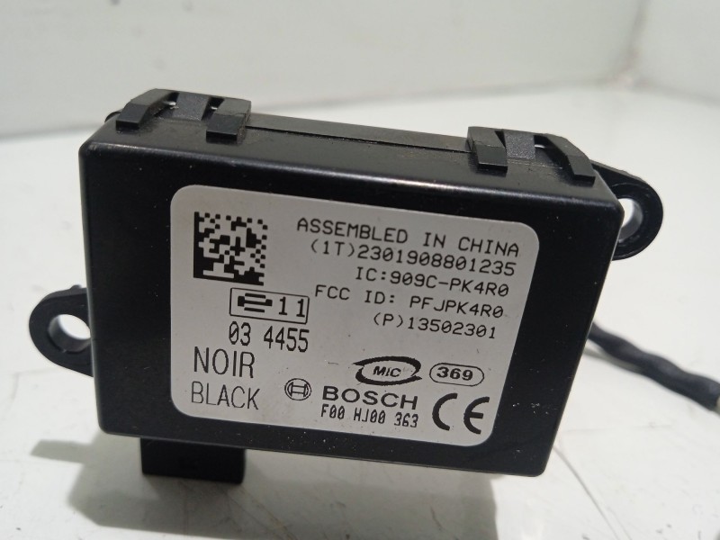 Recambio de antena para opel insignia berlina cosmo referencia OEM IAM 13502301  