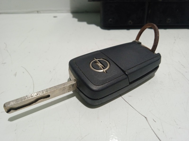 Recambio de centralita motor uce para opel insignia berlina cosmo referencia OEM IAM 55573539 13502301 0281015774