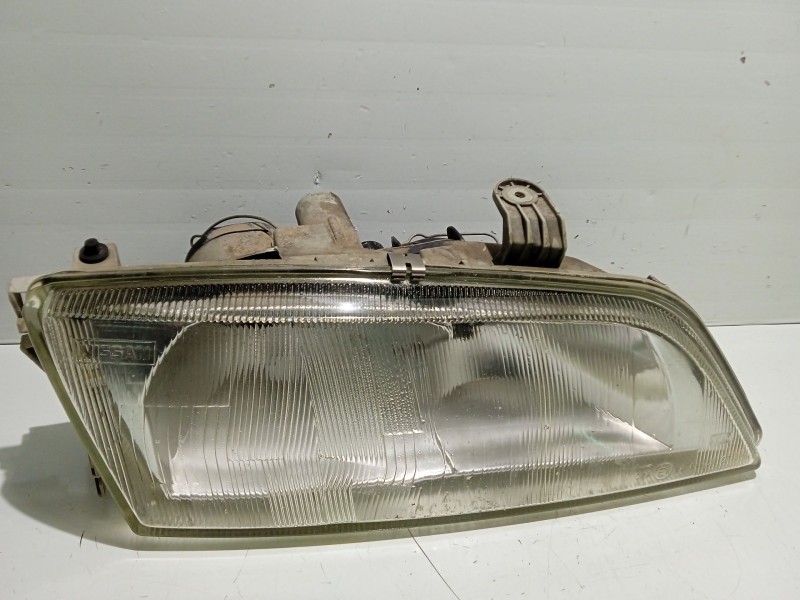 Recambio de faro derecho para nissan primera (p11) 2.0 16v referencia OEM IAM 260102F921  