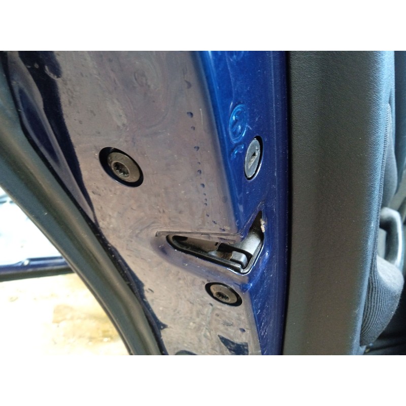 Recambio de cerradura puerta trasera izquierda para volkswagen golf iv (1j1) 1.9 tdi referencia OEM IAM Y3B4839015A  
