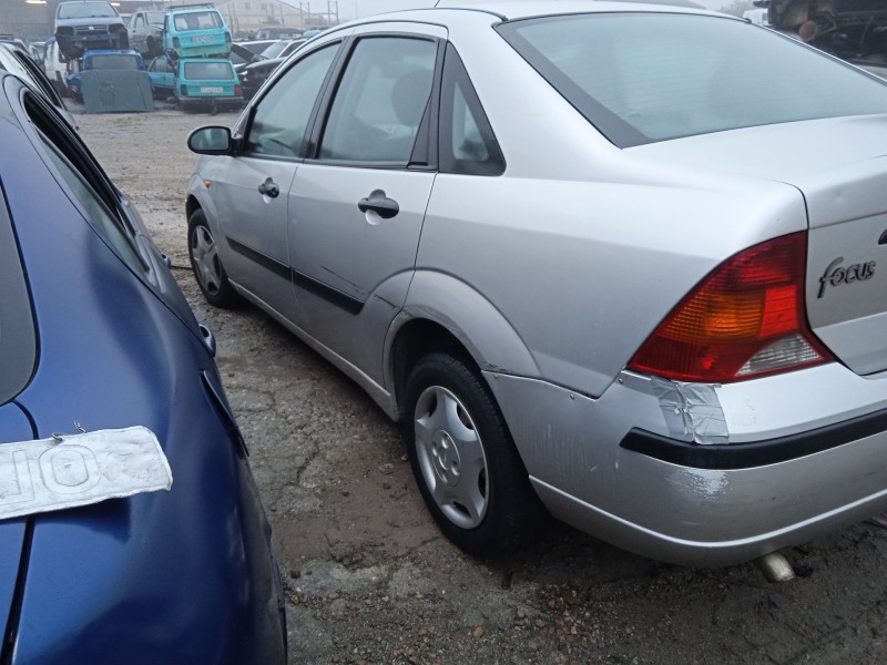ford focus i sedán (dfw) del año 2002