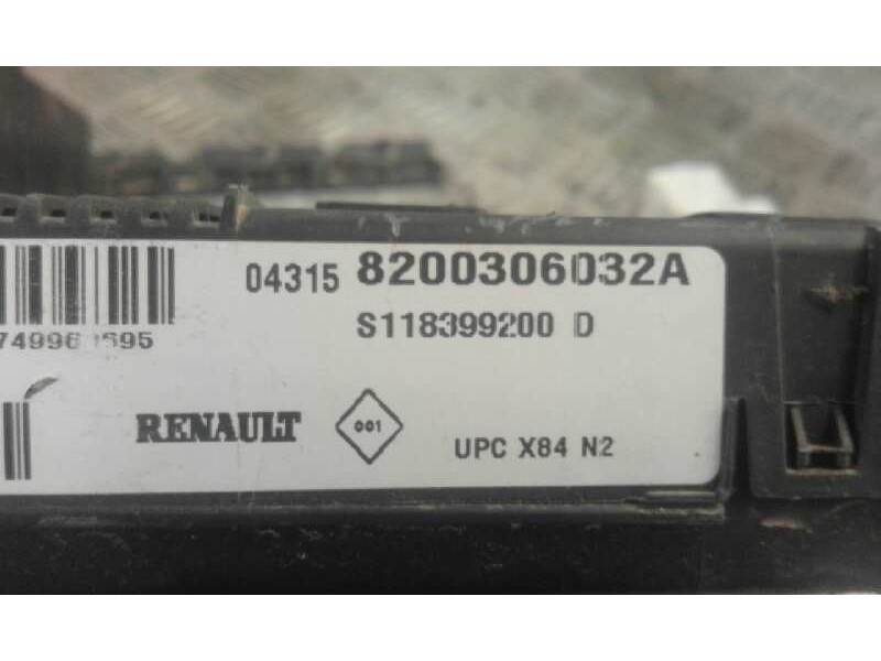 Recambio de caja reles / fusibles para renault scenic ii confort dynamique   |   06.03 - 12.05 | 2003 - 2005 | 120 cv / 88 kw re
