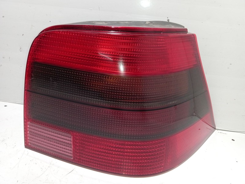 Recambio de piloto trasero derecho para volkswagen golf iv (1j1) 1.9 tdi referencia OEM IAM 1J6945096R   Recambio de piloto trasero derecho para volkswagen golf iv (1j1) 1.9 tdi referencia OEM IAM 1J6945096R