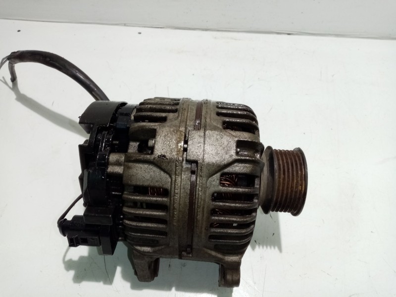 Recambio de alternador para volkswagen golf iv variant (1j5) 2.0 referencia OEM IAM 028903028D  