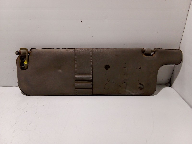 Recambio de parasol izquierdo para mitsubishi pajero referencia OEM IAM MB690478  