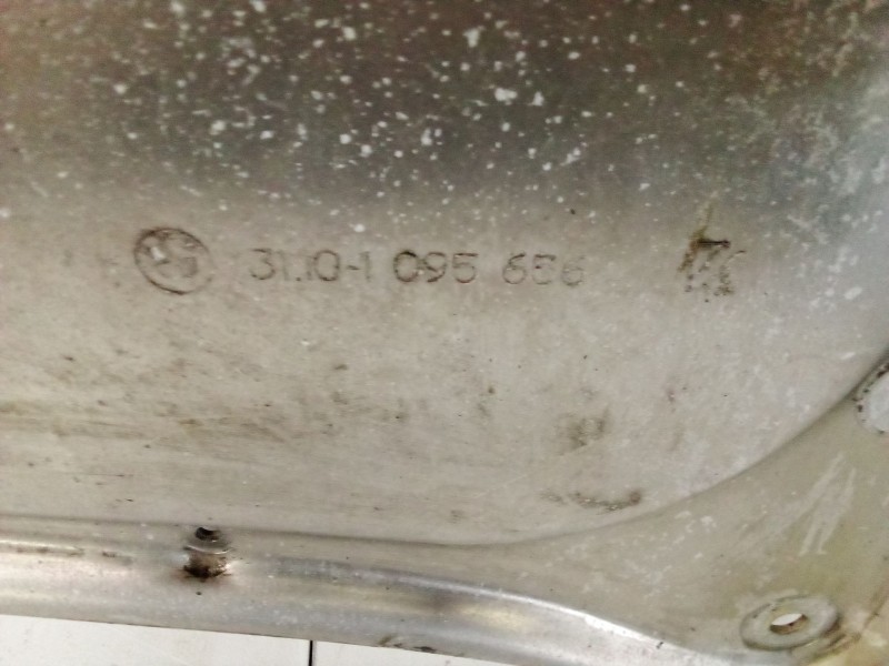 Recambio de cubrecarter para bmw x5 (e53) 3.0 d referencia OEM IAM 31101095656  