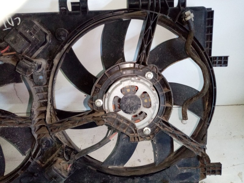 Recambio de electroventilador para opel insignia berlina cosmo referencia OEM IAM 13223018 13300194 
