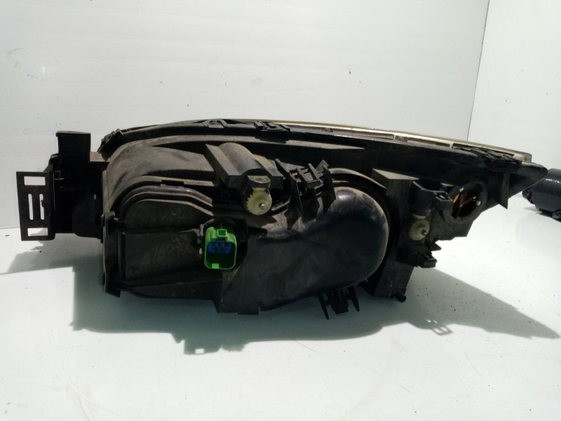 Recambio de faro derecho para ford mondeo berlina (ge) trend referencia OEM IAM 1435619  