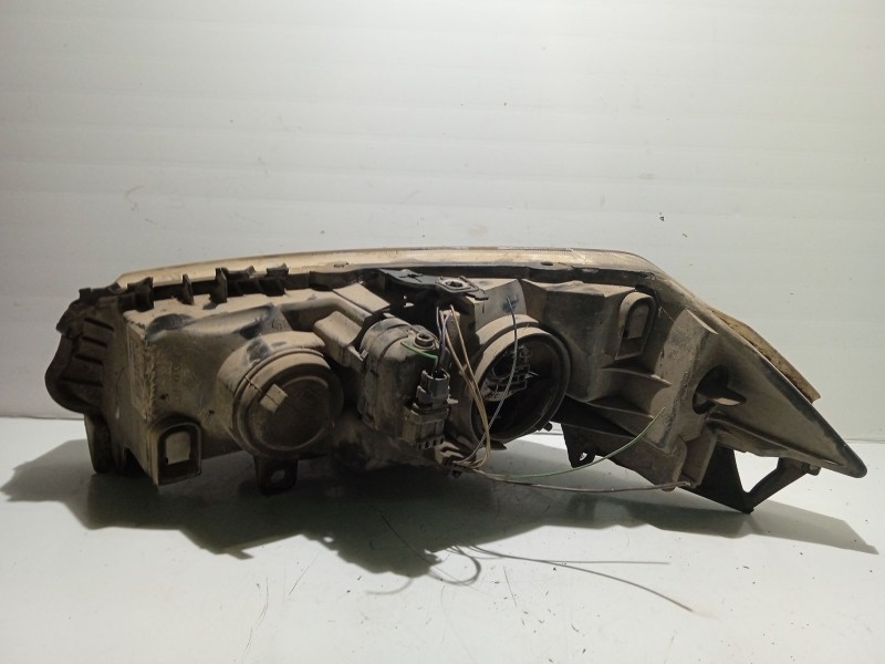 Recambio de faro derecho para renault megane ii familiar 1.9 dci diesel referencia OEM IAM 8200073221J  