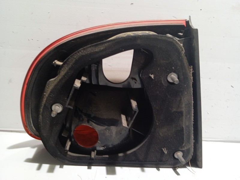 Recambio de piloto trasero derecho para seat toledo (1m2) 1.9 tdi referencia OEM IAM 1M5945107B  