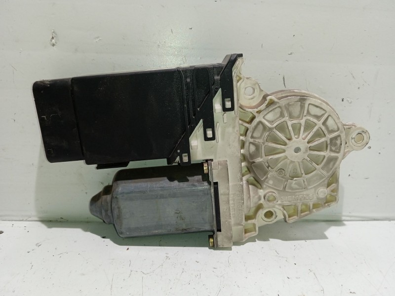 Recambio de motor elevalunas delantero derecho para seat toledo (1m2) 1.9 tdi referencia OEM IAM F005S00062  