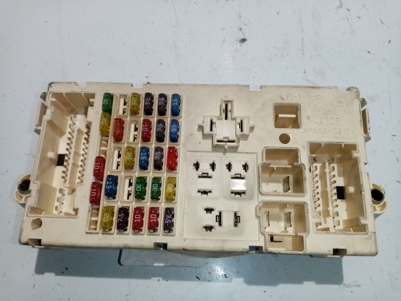 Recambio de caja reles / fusibles para fiat stilo (192) 1.9 jtd cat referencia OEM IAM 46797609  