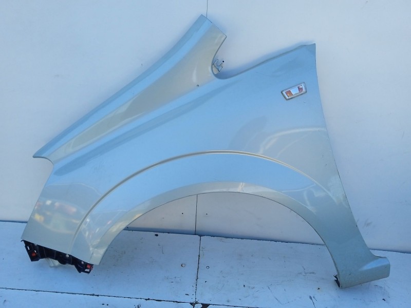 Recambio de aleta delantera izquierda para opel zafira b 1.9 cdti referencia OEM IAM 93184411  