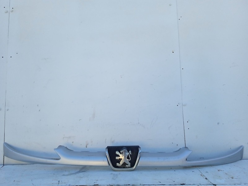 Recambio de rejilla delantera para peugeot 206 berlina xs referencia OEM IAM 9628691277  