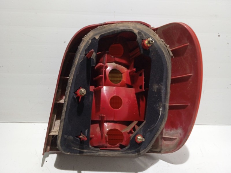 Recambio de piloto trasero izquierdo para volkswagen polo (6n2) 1.0 referencia OEM IAM 6N0945095H  