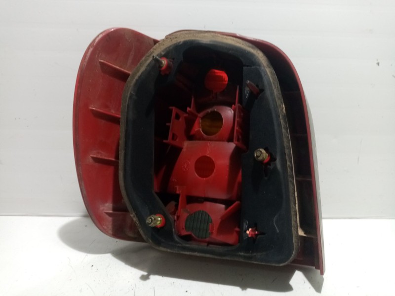 Recambio de piloto trasero derecho para volkswagen polo (6n2) 1.0 referencia OEM IAM 6N0945096J  