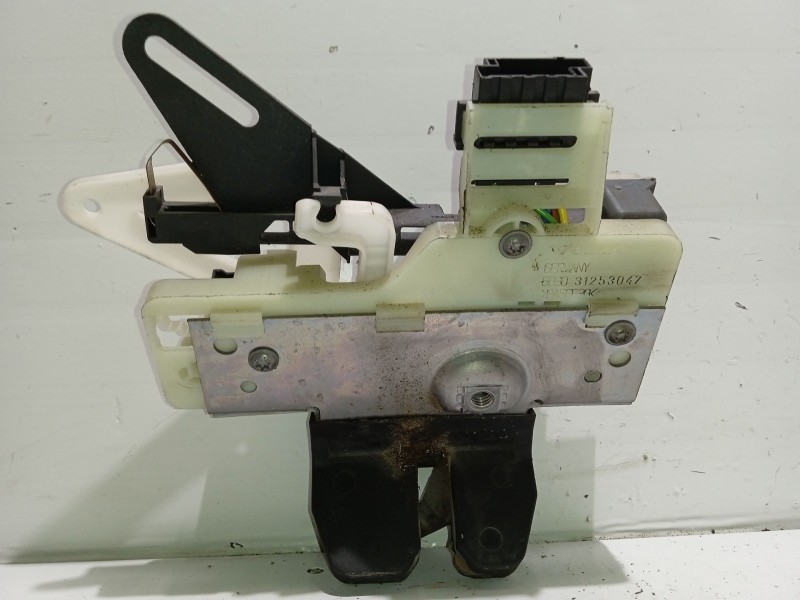 Recambio de cerradura maletero / porton para volvo v70 familiar referencia OEM IAM 8626843 30753828 