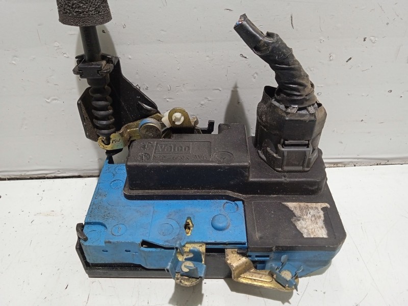 Recambio de cerradura puerta delantera izquierda para volvo v70 familiar referencia OEM IAM 30784976  