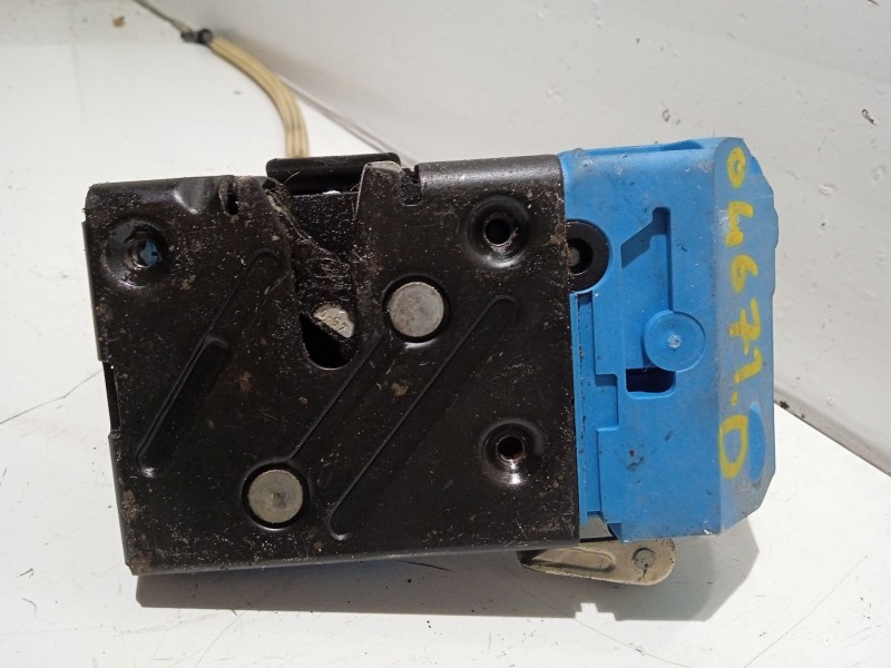 Recambio de cerradura puerta delantera izquierda para volvo v70 familiar referencia OEM IAM 30784976  