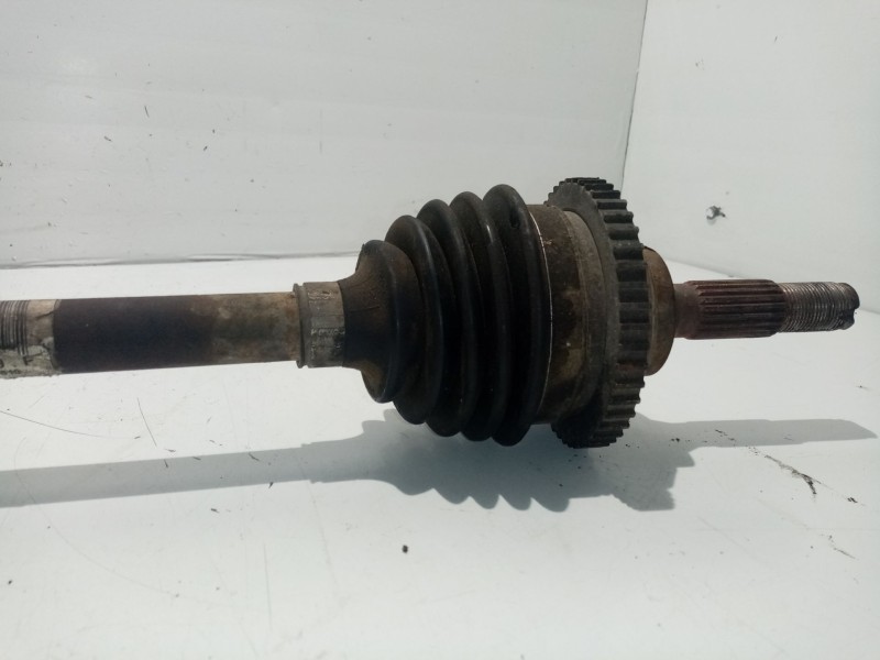 Recambio de transmision delantera izquierda para peugeot 206 berlina 1.4 hdi referencia OEM IAM 3272CQ 32727E 