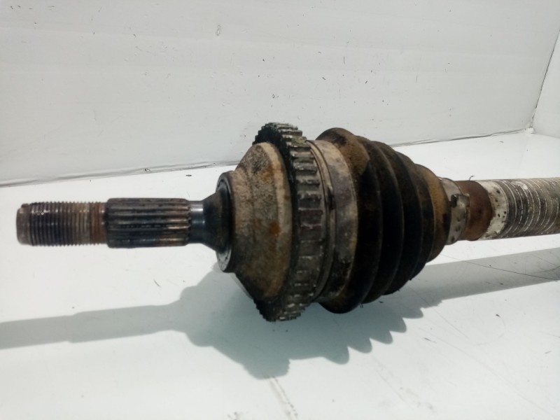 Recambio de transmision delantera izquierda para peugeot 206 berlina 1.4 hdi referencia OEM IAM 3272CQ 32727E 