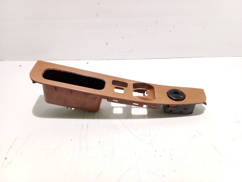 Recambio de moldura puerta delantera izquierda para kia carnival ii referencia OEM IAM   