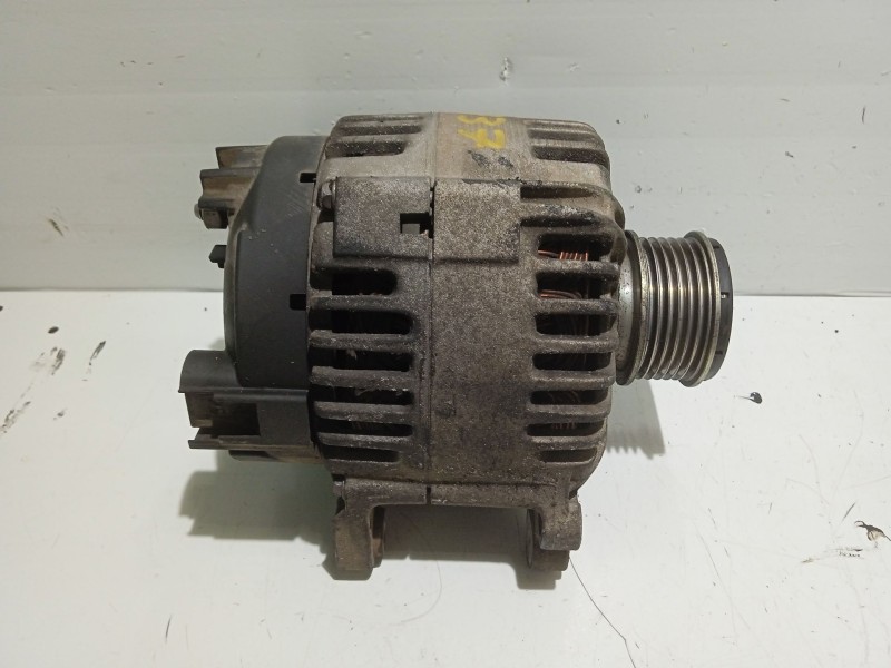 Recambio de alternador para volkswagen golf v variant (1k5) 1.9 tdi referencia OEM IAM 03F903023C  