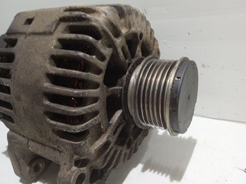 Recambio de alternador para volkswagen golf v variant (1k5) 1.9 tdi referencia OEM IAM 03F903023C  