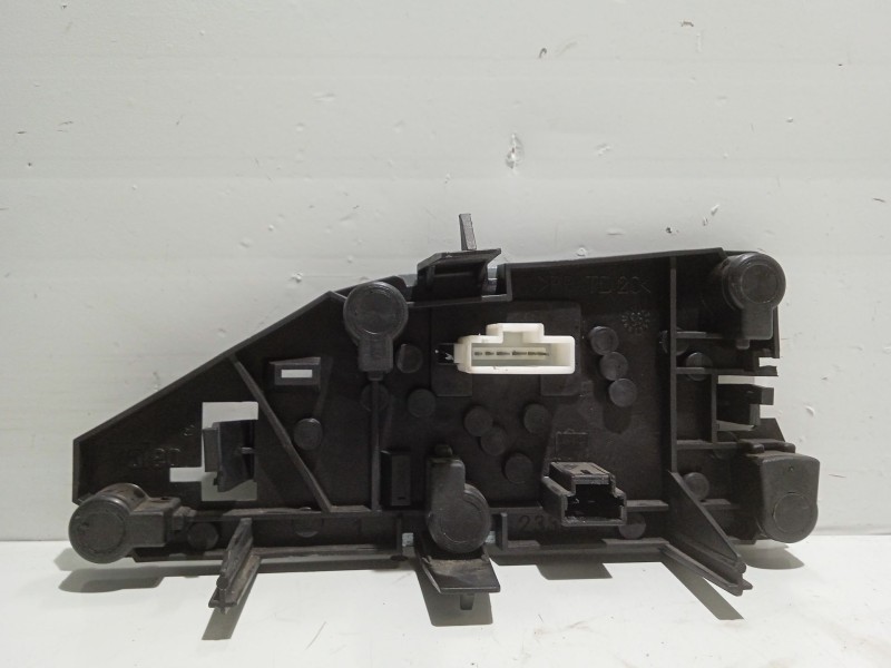 Recambio de portalamparas para peugeot 407 (6d_) 1.8 (6d6fzb) referencia OEM IAM   