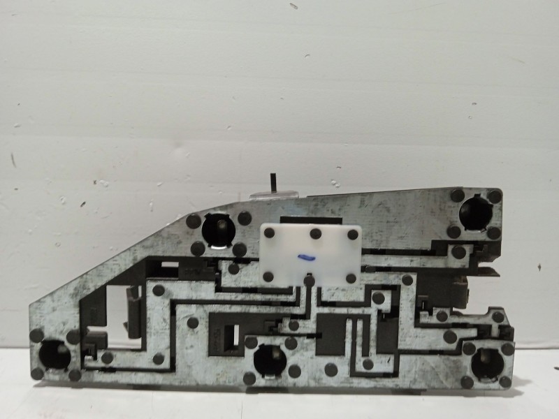 Recambio de portalamparas para peugeot 407 (6d_) 1.8 (6d6fzb) referencia OEM IAM   