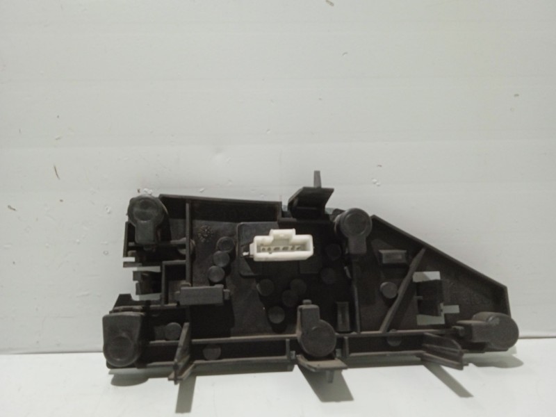 Recambio de portalamparas para peugeot 407 (6d_) 1.8 (6d6fzb) referencia OEM IAM   