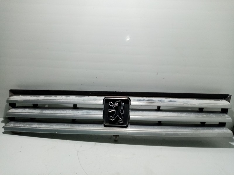 Recambio de rejilla delantera para peugeot 309 ii (3c, 3a) 1.4 referencia OEM IAM 9602130977  