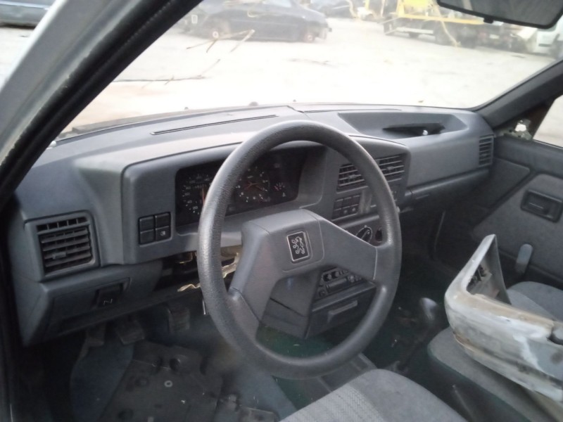 peugeot 309 ii (3c, 3a) del año 1992