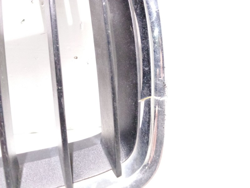 Recambio de rejilla delantera para bmw serie 3 berlina (e90) 320d referencia OEM IAM 22405910  
