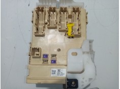 Recambio de caja reles / fusibles para toyota auris ranchera familiar (_e18_) 2.0 d-4d (ade186_) referencia OEM IAM 63583367  