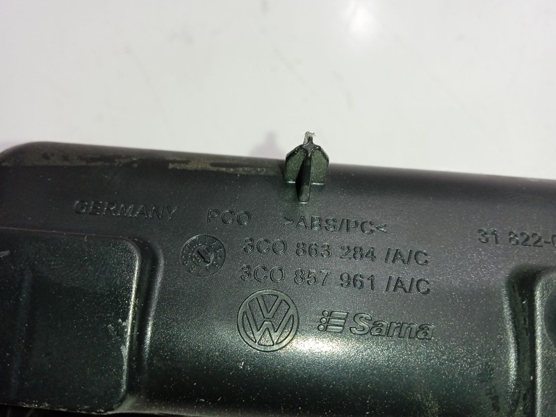 Recambio de cenicero para volkswagen passat b6 (3c2) 2.0 tdi 16v referencia OEM IAM 3C0863284  