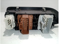Recambio de mando elevalunas delantero izquierdo para renault laguna ii grandtour (kg0/1_) 1.9 dci (kg0g) referencia OEM IAM 820 2