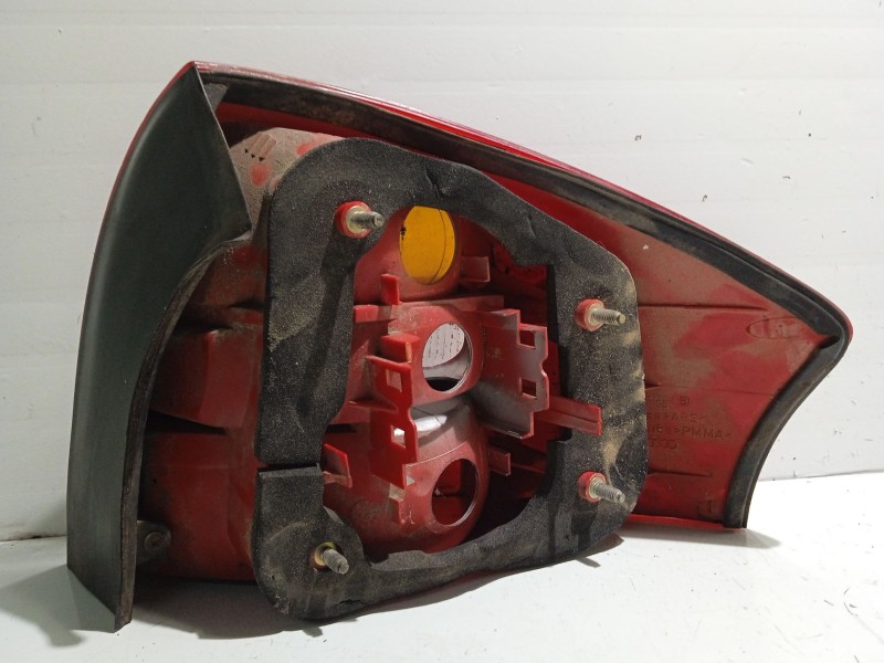 Recambio de piloto trasero izquierdo para audi a6 berlina (4b2) 1.8 t referencia OEM IAM 4B5945095  