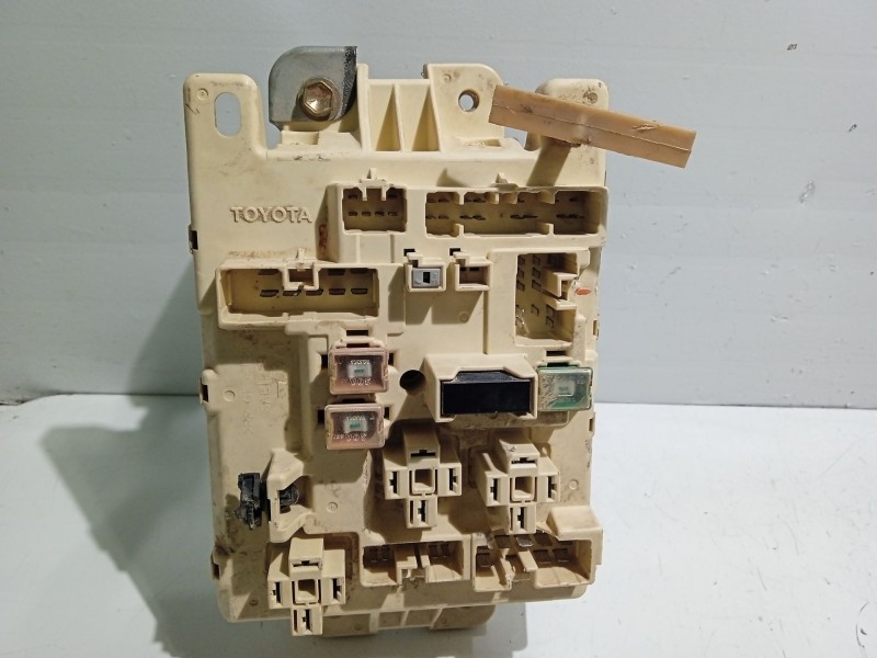 Recambio de caja reles / fusibles para toyota rav 4 funcruiser (a1) referencia OEM IAM 8264120190  