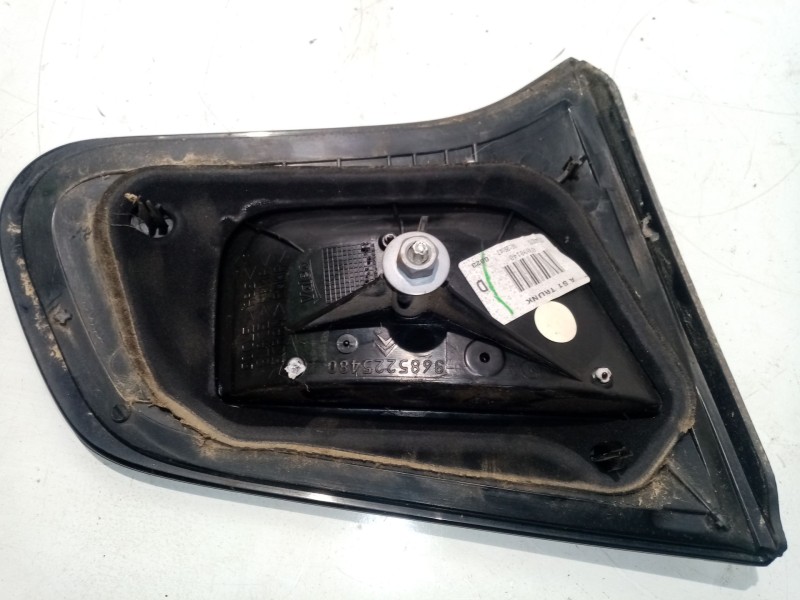 Recambio de piloto trasero derecho interior para citroën c3 sx referencia OEM IAM 9685225480  