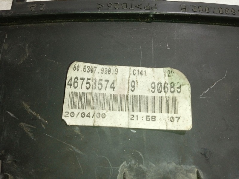 Recambio de cuadro instrumentos para fiat punto berlina referencia OEM IAM 46753574 90689 