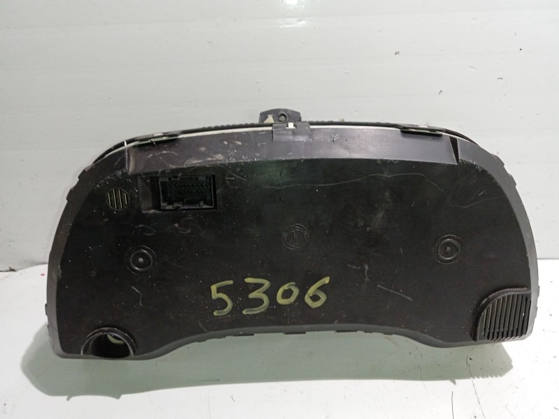Recambio de cuadro instrumentos para fiat punto berlina referencia OEM IAM 46753574 90689 