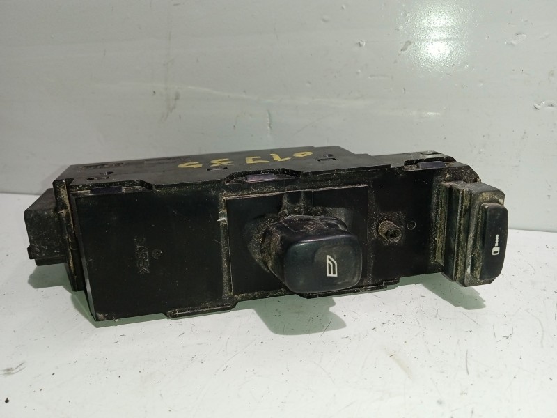 Recambio de mando elevalunas delantero derecho para volvo xc90 d5 referencia OEM IAM 30732817  